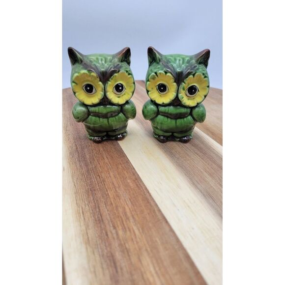 Lefton Ceramic VTG Owl 2.5" Salt & Pepper Shakers Green W/Big Yellow Eyes - Picture 6 of 6